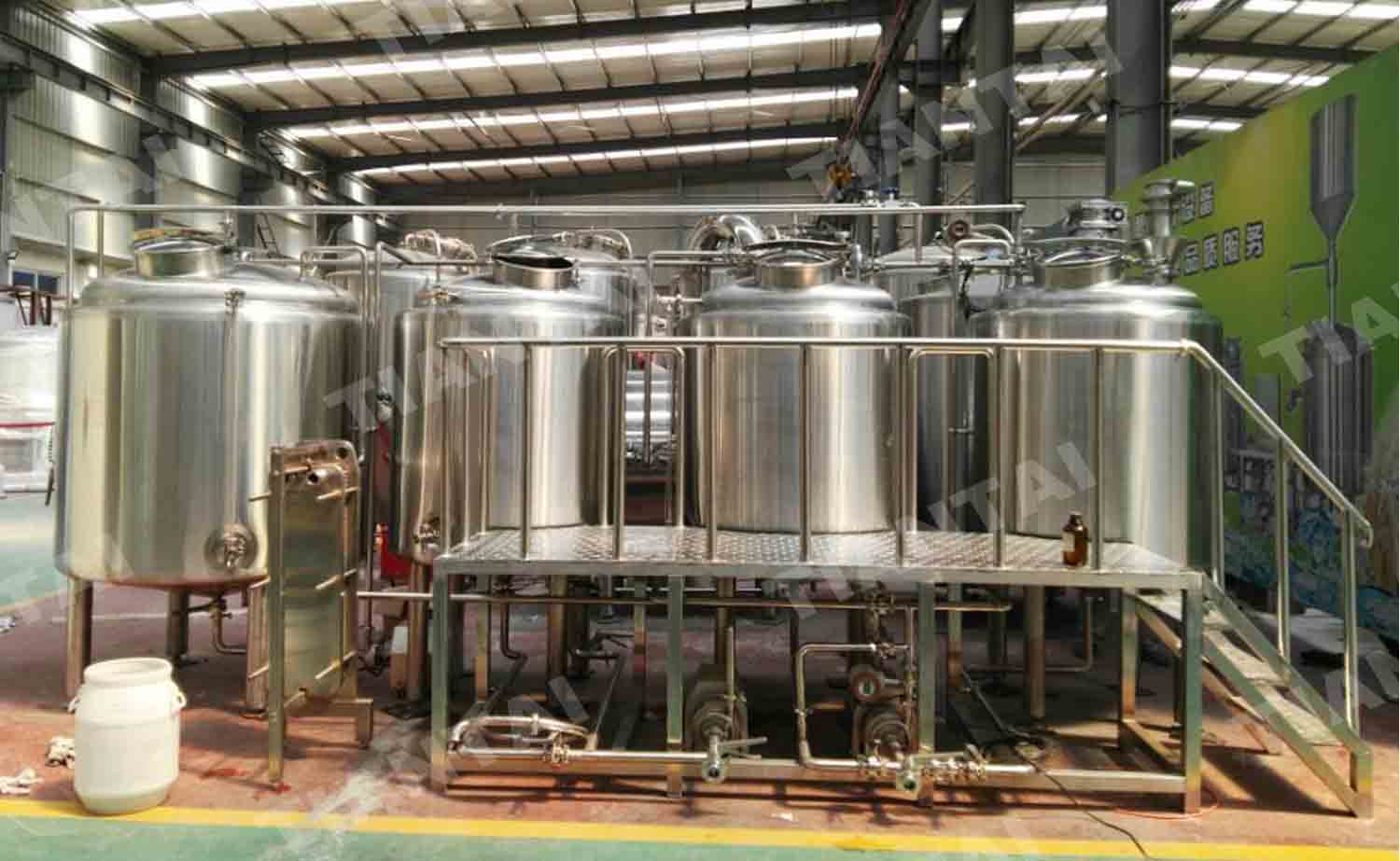 <b>5 HL used brewery equipment</b>